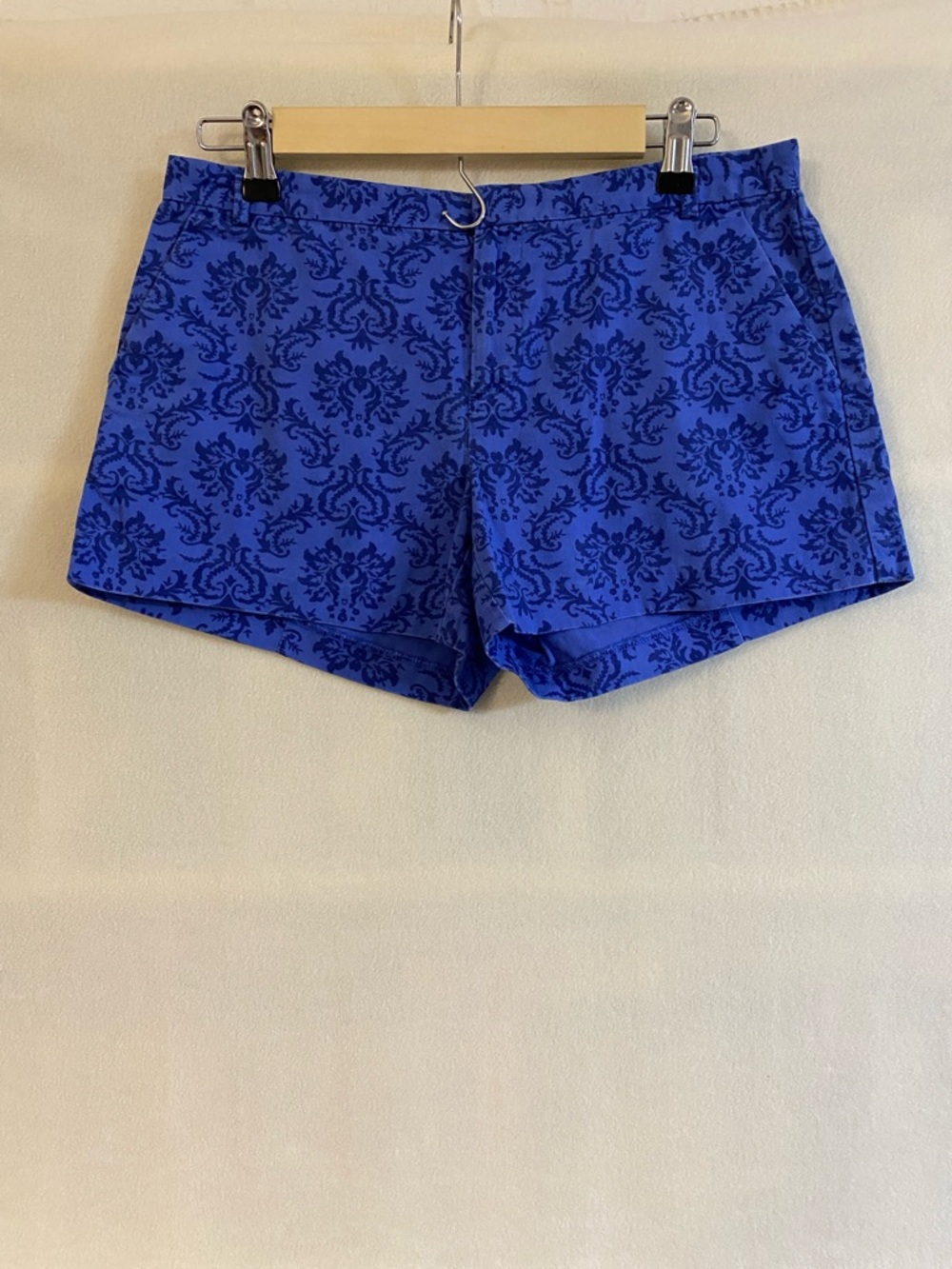 Gap 3.5" blue purple damask print cotton shorts